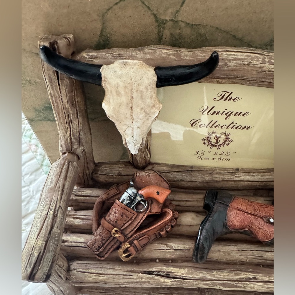 Rustic Western Decor Set with Cowboy Accessories - Picture 7 of 9